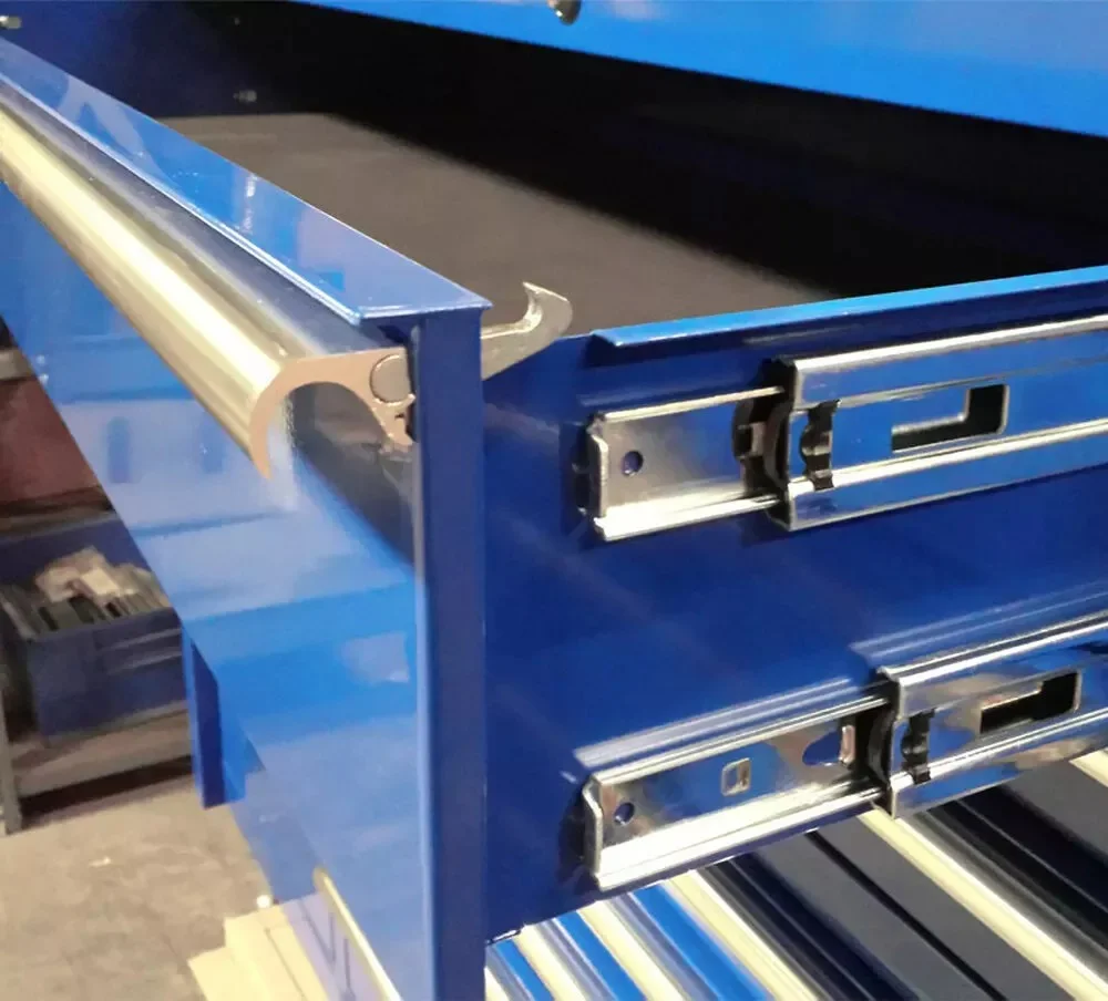 EXTREME TOOLS RX SERIES 55" 12-DRAWER ROLLER WITH HUTCH AND SIDE BOXES